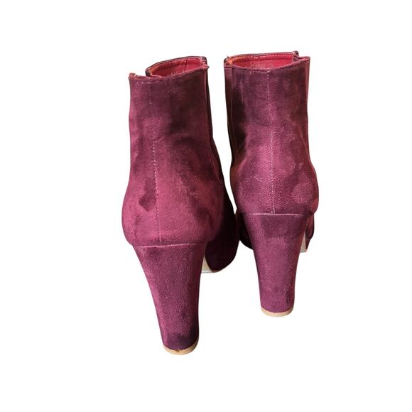 Bella Marie Ankle Boot With Heel Size 8.5 Wine Red Faux Suede Almond Toe Pull On - Picture 3 of 7